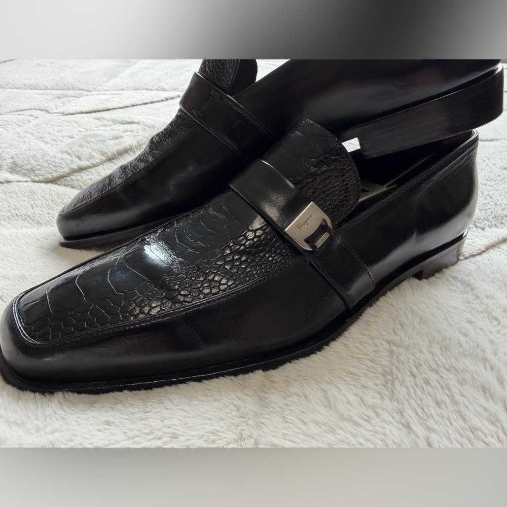 $1,495 Ferragamo Genuine Ostrich Leg Black Leather Loafers 10.5